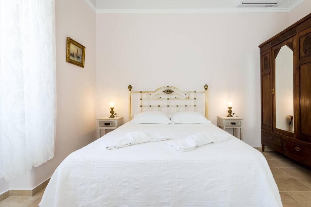 Neoclassical Flat With 2 Bedrooms In Piraeus Pireu Exterior foto