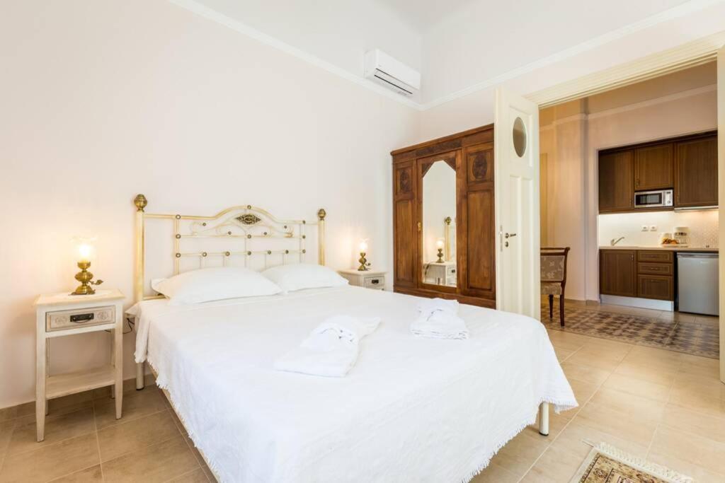 Neoclassical Flat With 2 Bedrooms In Piraeus Pireu Exterior foto