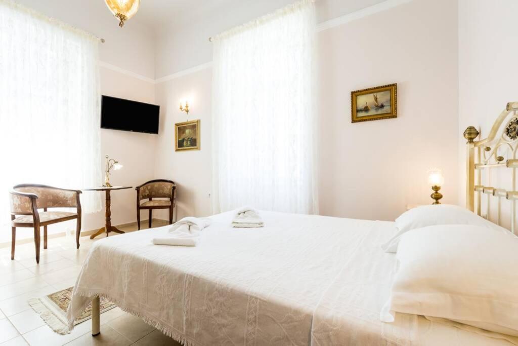 Neoclassical Flat With 2 Bedrooms In Piraeus Pireu Exterior foto