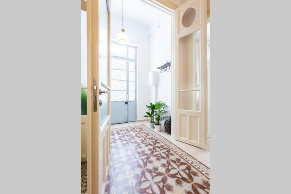 Neoclassical Flat With 2 Bedrooms In Piraeus Pireu Exterior foto