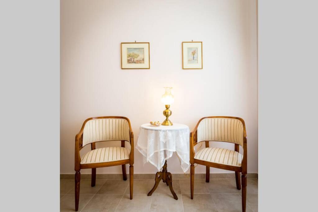 Neoclassical Flat With 2 Bedrooms In Piraeus Pireu Exterior foto